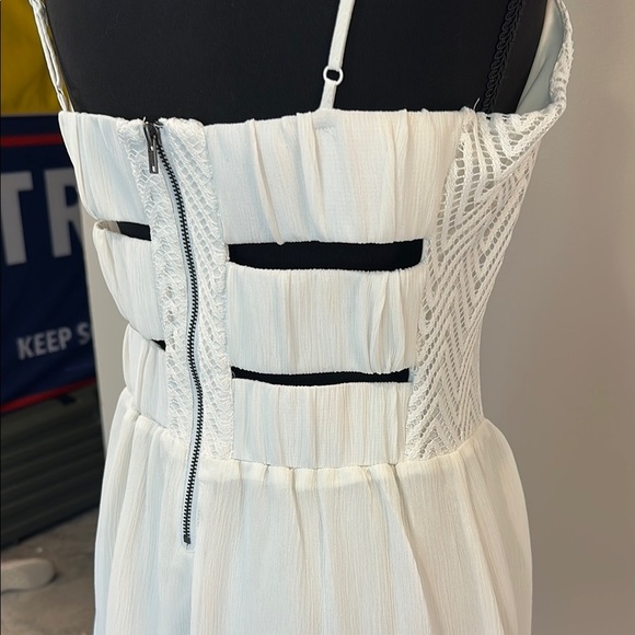 Elegant White Spaghetti Strap Dress - Picture 3 of 6